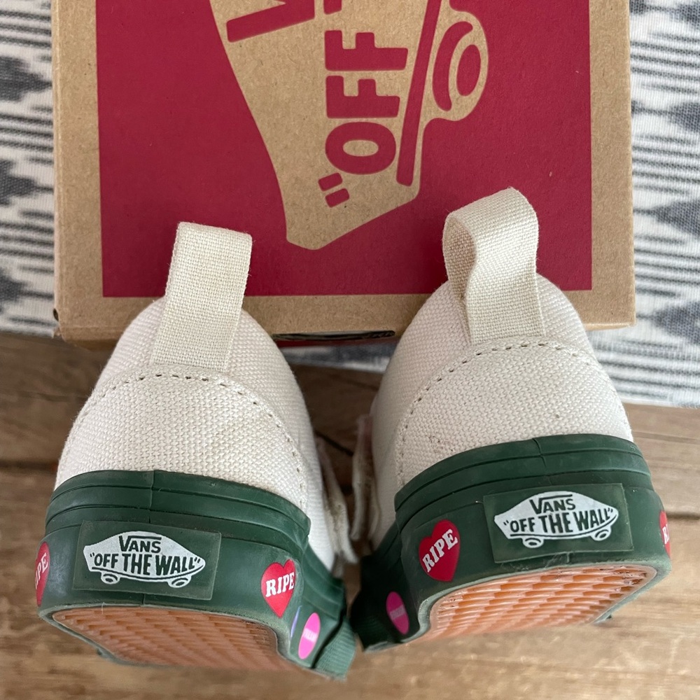 Vans: Toddler Green and Cream Avocado Slip-On Shoes - Picture 7 of 16